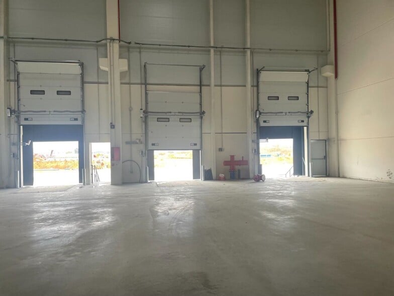 Nave en Córdoba en alquiler - Foto del edificio - Imagen 2 de 10