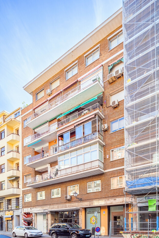 Más detalles de Calle de Arriaza, 4, Madrid - Oficina/Local en alquiler