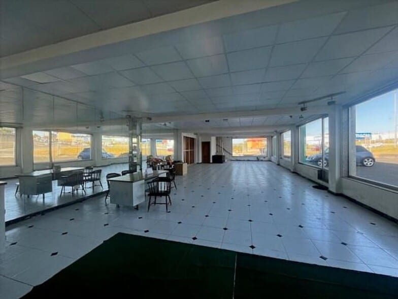 Nave en Ferrol en venta - Foto del interior - Imagen 3 de 18