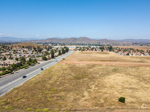 McCall Blvd, Menifee, CA - VISTA AÉREA  vista de mapa - Image1