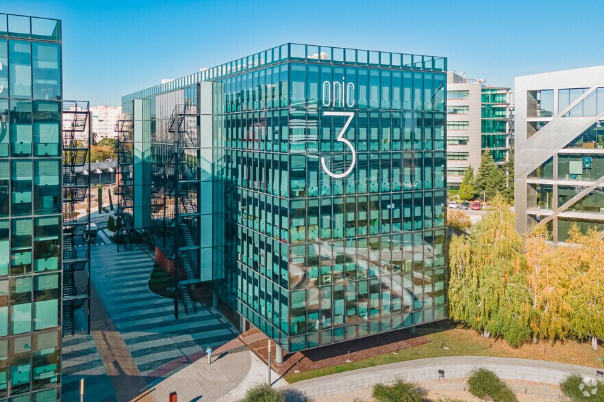 Calle Vía de los Poblados, 3, Madrid, Madrid en alquiler - Foto del edificio - Imagen 3 de 6