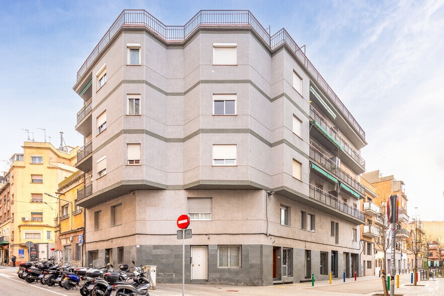 Edificio residencial en L'Hospitalet de Llobregat, Barcelona en venta - Foto principal - Imagen 1 de 2