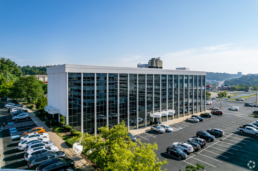 201 Penn Center Blvd, Pittsburgh, PA en alquiler - Foto del edificio - Imagen 2 de 3