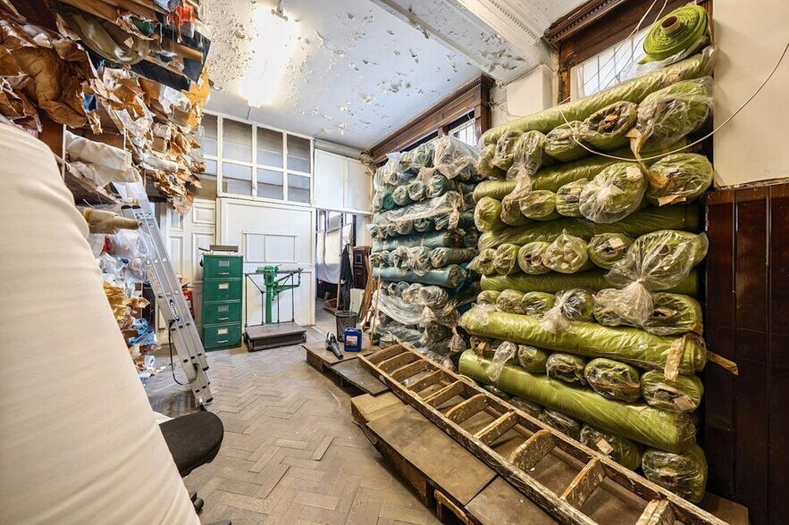 151 Whitechapel Rd, London en alquiler - Foto del edificio - Imagen 1 de 24