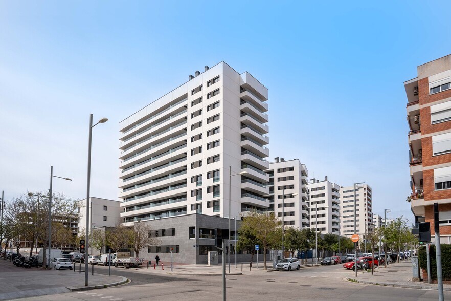 Edificio residencial en Badalona, Barcelona en venta - Foto del edificio - Imagen 2 de 6