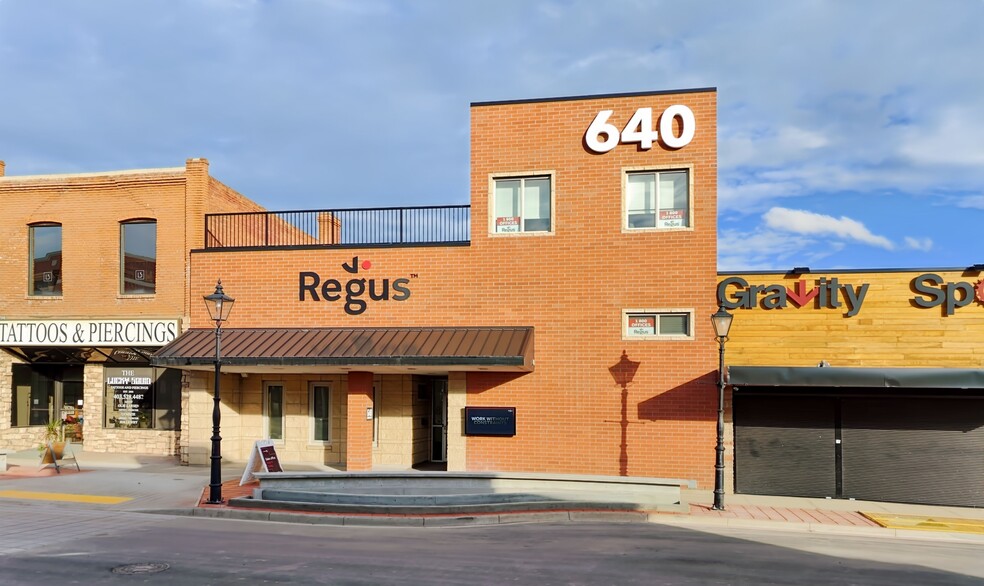 640 3 St SE, Medicine Hat, AB en alquiler - Foto del edificio - Imagen 3 de 14