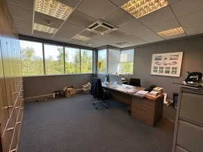 Portsmouth Rd, Esher en alquiler Foto del interior- Imagen 1 de 5