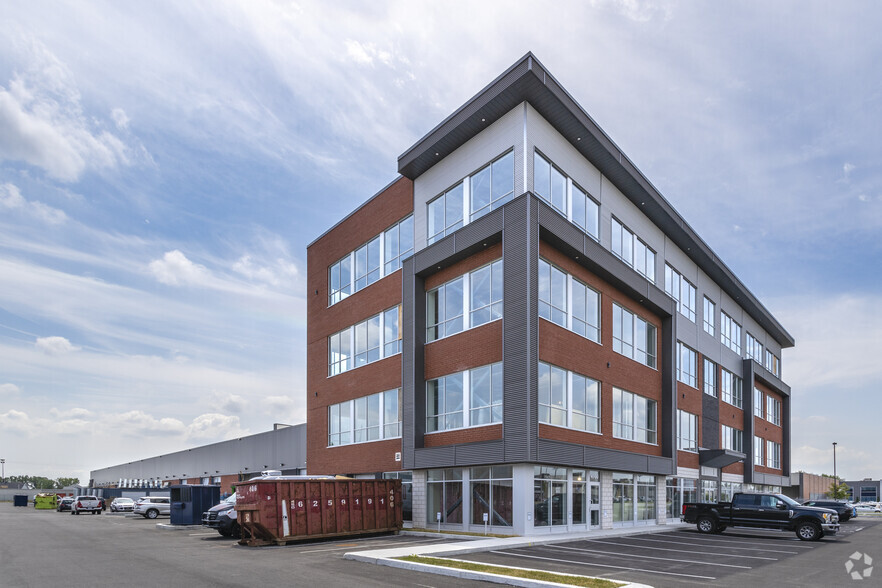 4700-4702 Rue Louis-B.-Mayer, Laval, QC en venta - Foto del edificio - Imagen 2 de 4