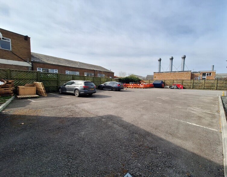 21 Bamfurlong Ln, Staverton en alquiler - Foto del edificio - Imagen 3 de 5