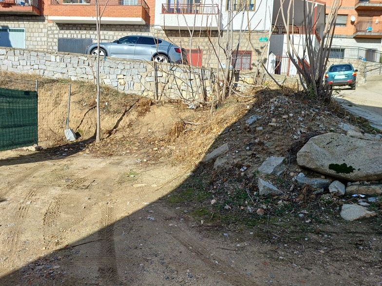 Terreno en El Hoyo de Pinares, Ávila en venta - Foto del edificio - Imagen 2 de 2