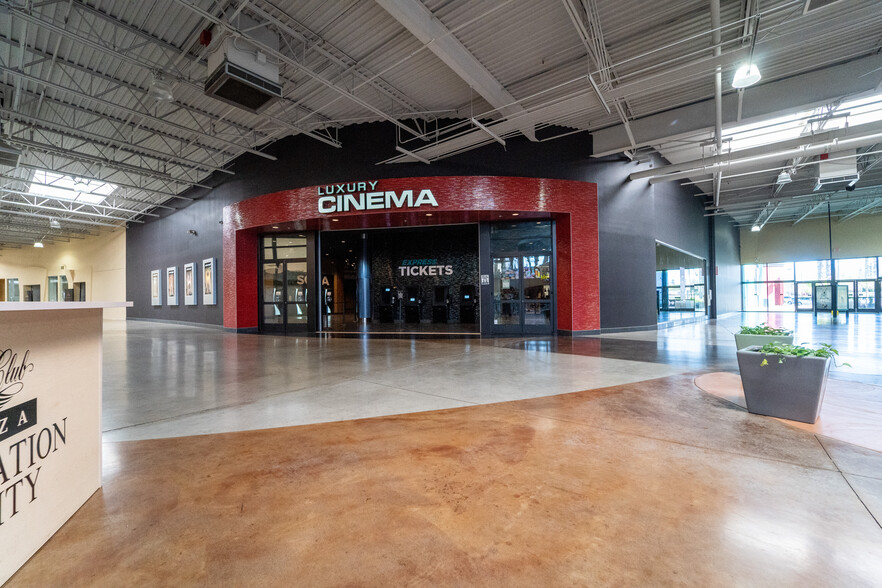 2300-2448 Watt Ave, Sacramento, CA en alquiler - Foto del interior - Imagen 3 de 28