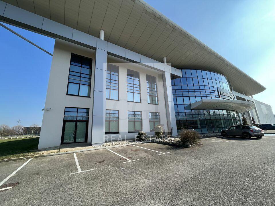 301 Rue Denis Papin, Villefontaine en venta Foto principal- Imagen 1 de 19