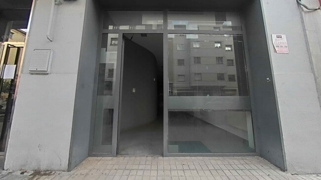 Más detalles de Calle del Padre Calatayud, Pamplona - Local en venta