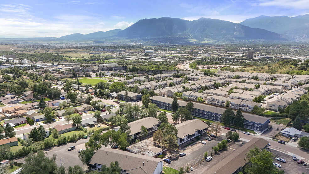 2001-2019 Carmel Dr, Colorado Springs, CO en venta - Foto del edificio - Imagen 3 de 26