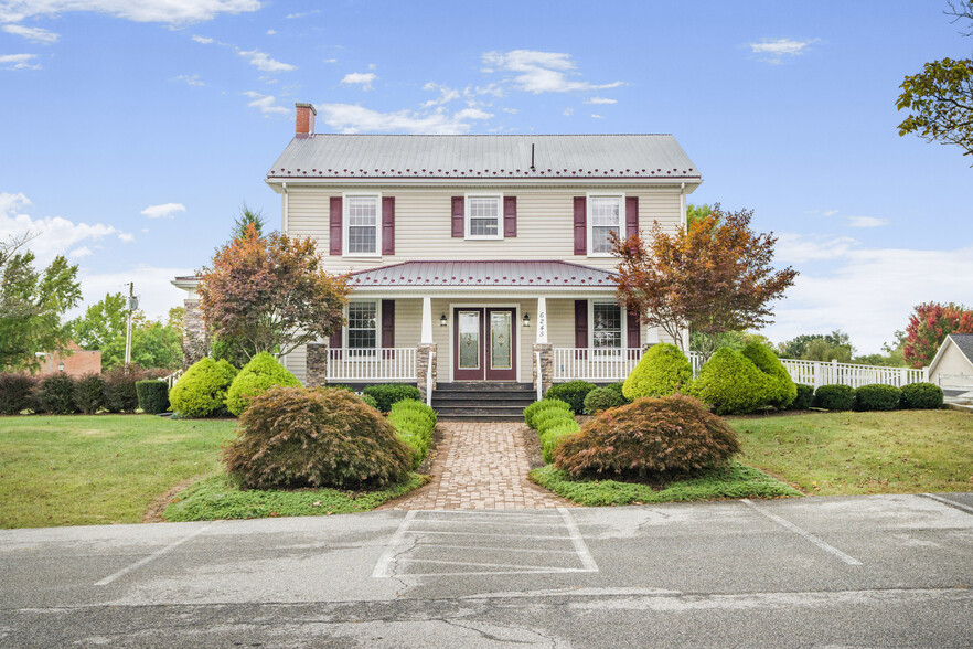 6245 University Park Dr, Radford, VA en venta - Foto del edificio - Imagen 1 de 46