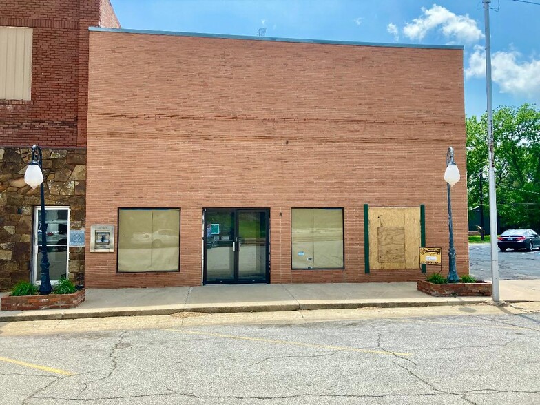 105 W Main St, Oilton, OK en alquiler - Foto del edificio - Imagen 2 de 14