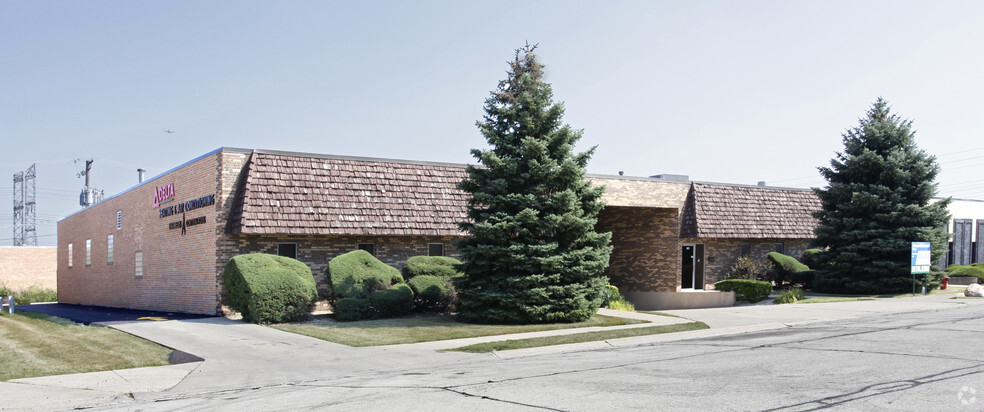 139-141 Crossen Ave, Elk Grove Village, IL en alquiler - Foto del edificio - Imagen 1 de 2