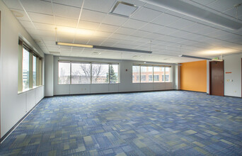 10000 Innovation Dr, Wauwatosa, WI en alquiler Foto del interior- Imagen 2 de 10