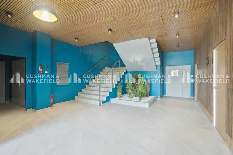 1 Rue De Terre Neuve, Les Ulis en venta - Vestíbulo - Imagen 3 de 13