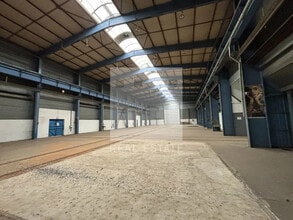 Nave en Saint-Priest en venta Foto del interior- Imagen 1 de 7