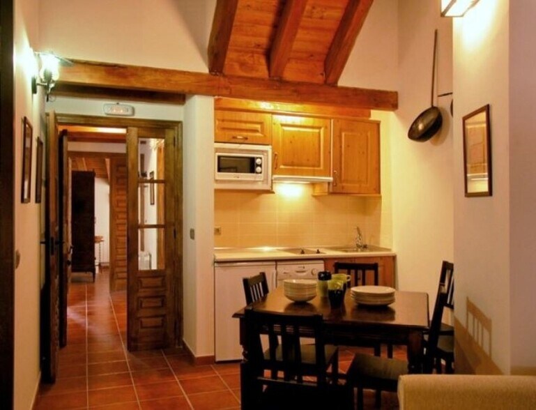 Hotel y hospedaje en Santibáñez de la Sierra, Salamanca en venta - Foto del interior - Imagen 2 de 7