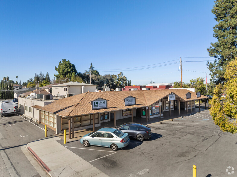 982-998 El Monte Ave, Mountain View, CA en alquiler - Foto del edificio - Imagen 1 de 10