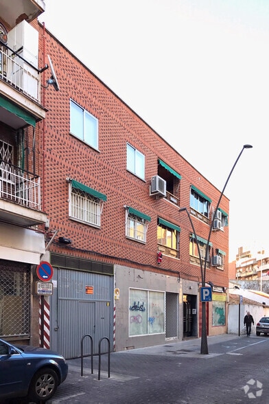 Calle Colón, 20, Alcorcón, Madrid en venta - Foto del edificio - Imagen 2 de 2