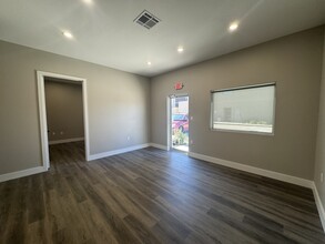 8815 West Rd, Houston, TX en alquiler Foto del interior- Imagen 2 de 16