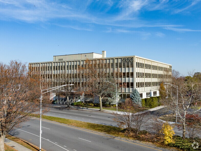 900 Merchants Concourse, Westbury, NY en alquiler - Foto del edificio - Imagen 1 de 8