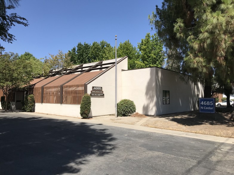 4685 N Cedar Ave, Fresno, CA en venta - Foto del edificio - Imagen 2 de 27