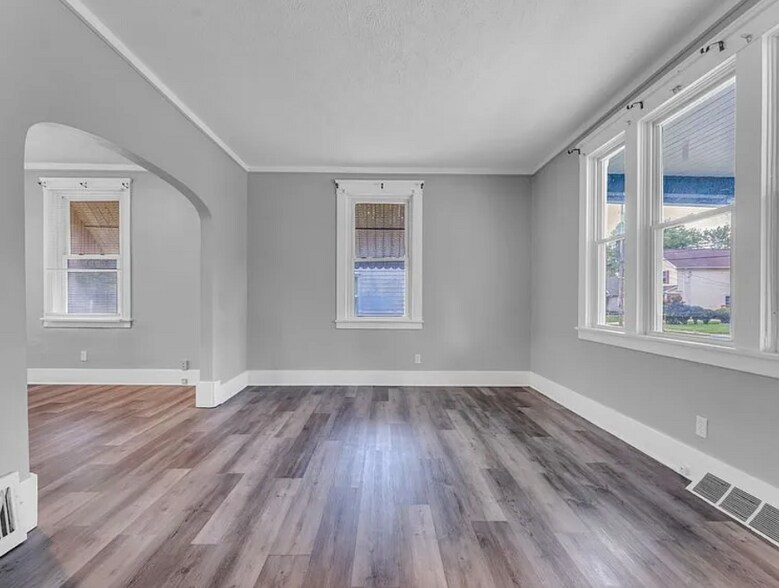 Lorain Portfolio | 3 properties cartera de 3 inmuebles en venta en LoopNet.es - Foto del edificio - Imagen 3 de 9