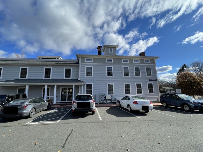 107 Church Hill Rd, Sandy Hook, CT en alquiler - Foto del edificio - Imagen 3 de 11