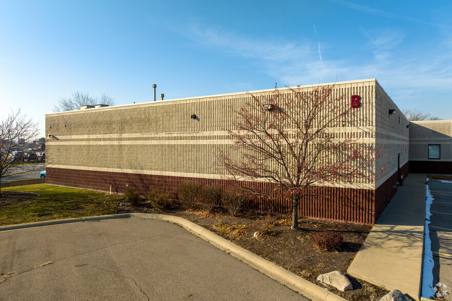 34381 S Gratiot Ave, Clinton Township, MI en venta - Foto del edificio - Imagen 3 de 8