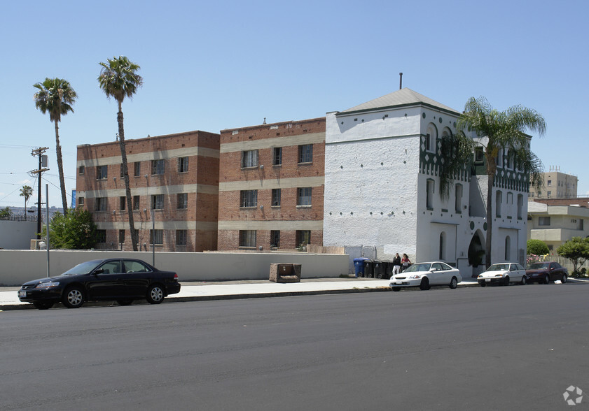 129 N Oxford Ave, Los Angeles, CA en venta - Foto del edificio - Imagen 2 de 2