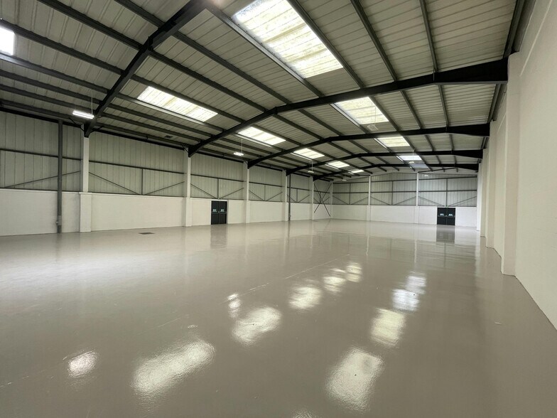 1-3 Farmbrough Clos, Aylesbury en alquiler - Foto del edificio - Imagen 3 de 18