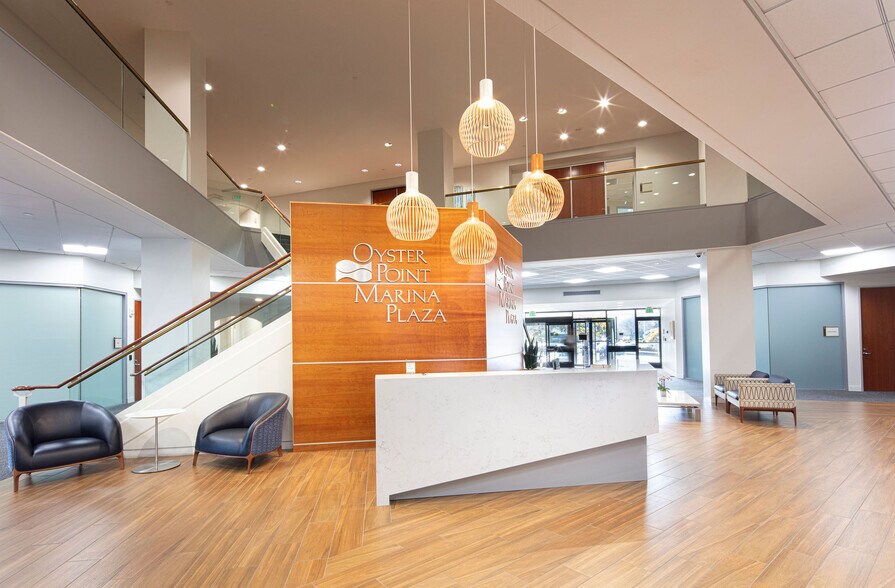 395 Oyster Point Blvd, South San Francisco, CA en alquiler - Vestíbulo - Imagen 3 de 16