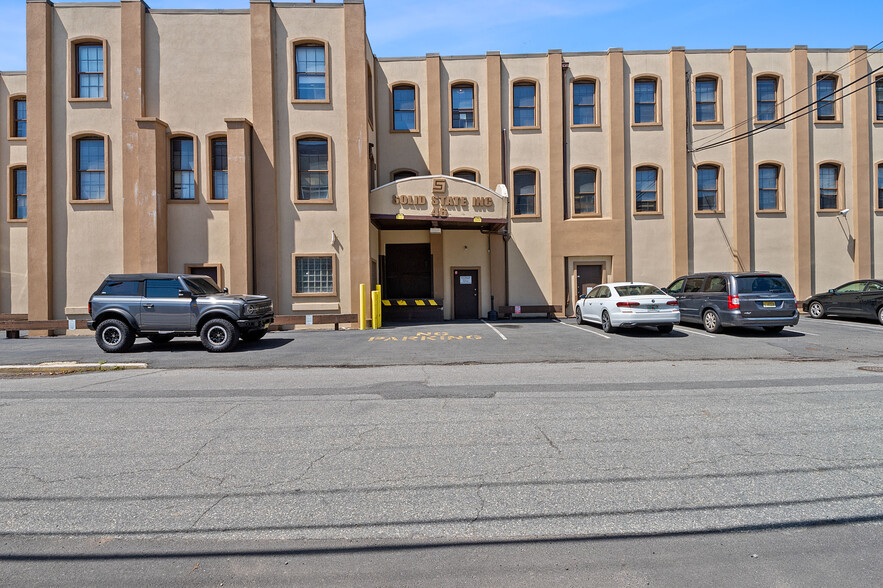 46 Farrand St, Bloomfield, NJ en venta - Foto del edificio - Imagen 2 de 53