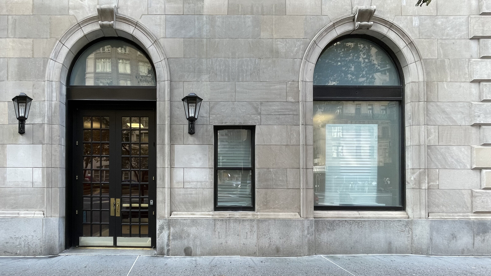 510 Park Ave, New York, NY 10022 - Unidad Corner -  - Otros - Image 1 of 8