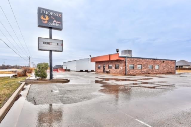 318 Edmond Rd NE, Piedmont, OK en venta - Foto del edificio - Imagen 1 de 54