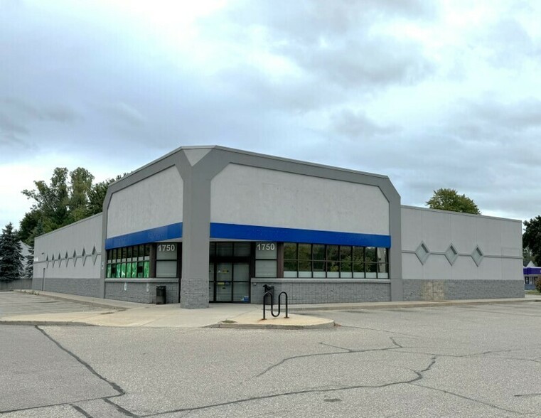 1750 Gratiot Blvd, Marysville, MI en alquiler - Foto del edificio - Imagen 1 de 9