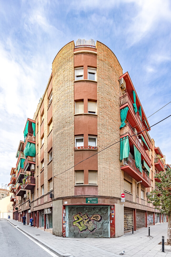 Más detalles de Carrer de Leiva, 3, Barcelona - Local en alquiler