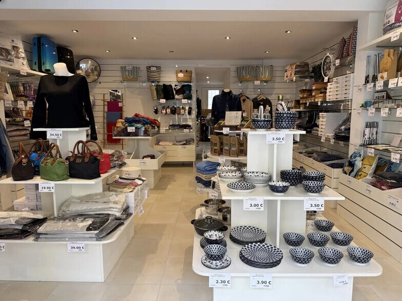 Local en Montfort-l'Amaury en venta - Foto del edificio - Imagen 2 de 15