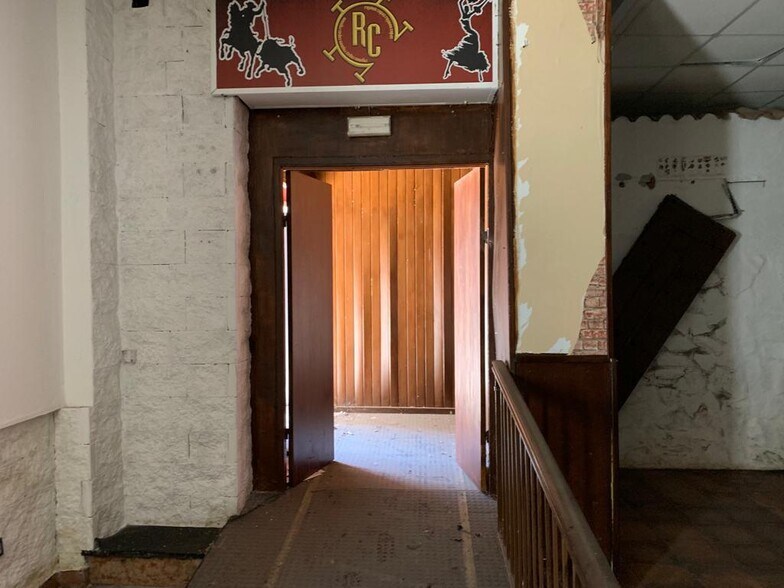 Local en Espronceda en venta - Foto del edificio - Imagen 2 de 9