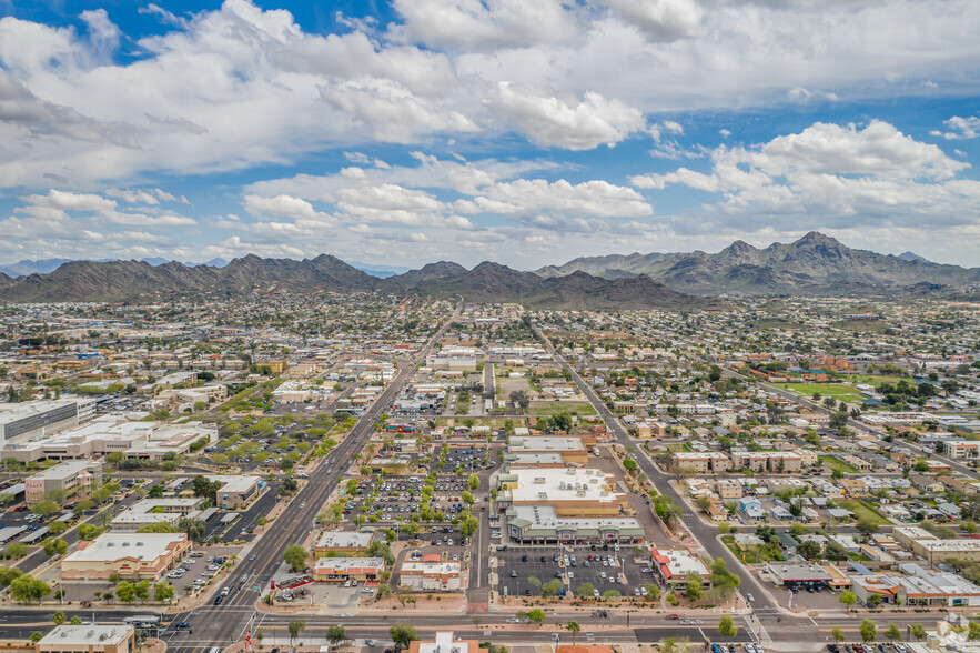 8911 N Central Ave, Phoenix, AZ en alquiler - Vista aérea - Imagen 3 de 4