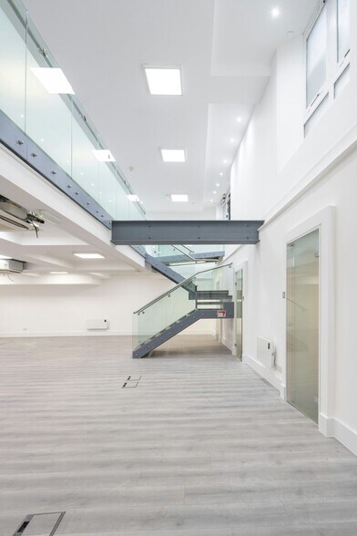 58 Farringdon Rd, London en venta - Foto del edificio - Imagen 2 de 14