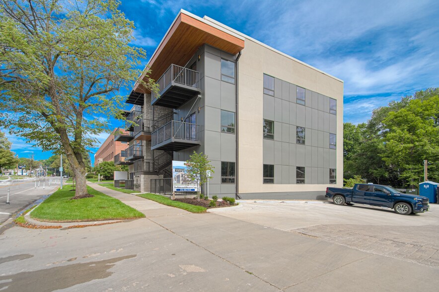 200 W Gregory Blvd, Kansas City, MO en venta - Foto del edificio - Imagen 3 de 23