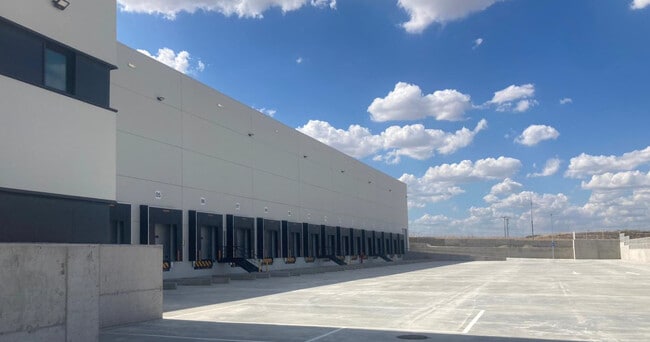 Más detalles de Calle Abejaruco, 8, Pinto - Nave en alquiler