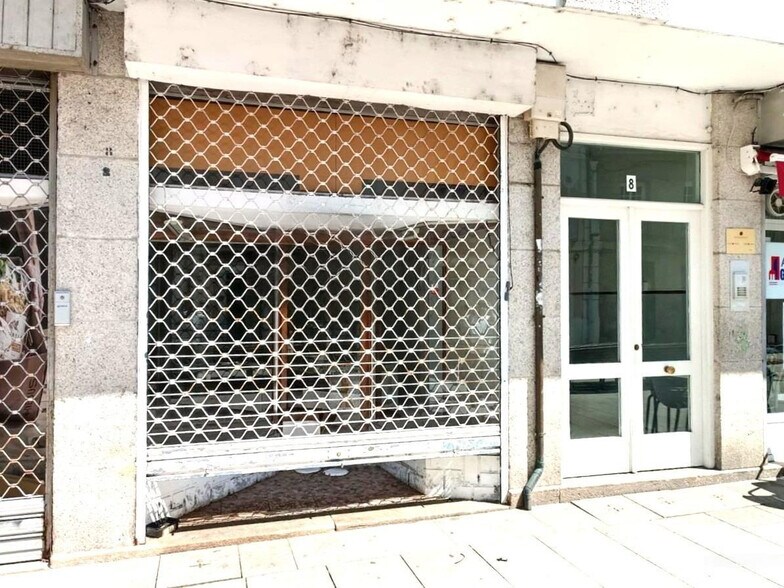 Local en Pontevedra en venta - Foto del edificio - Imagen 2 de 11