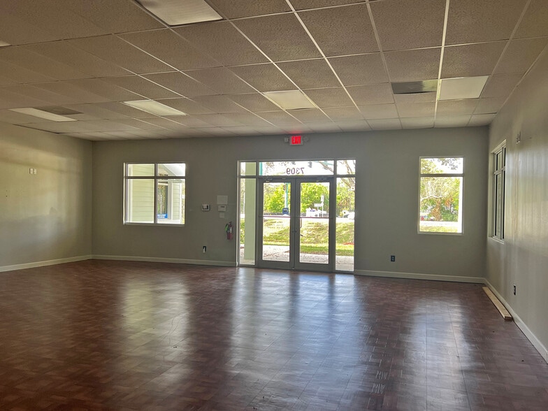 7301-7317 SW Gaines Ave, Stuart, FL en alquiler - Foto del interior - Imagen 1 de 8