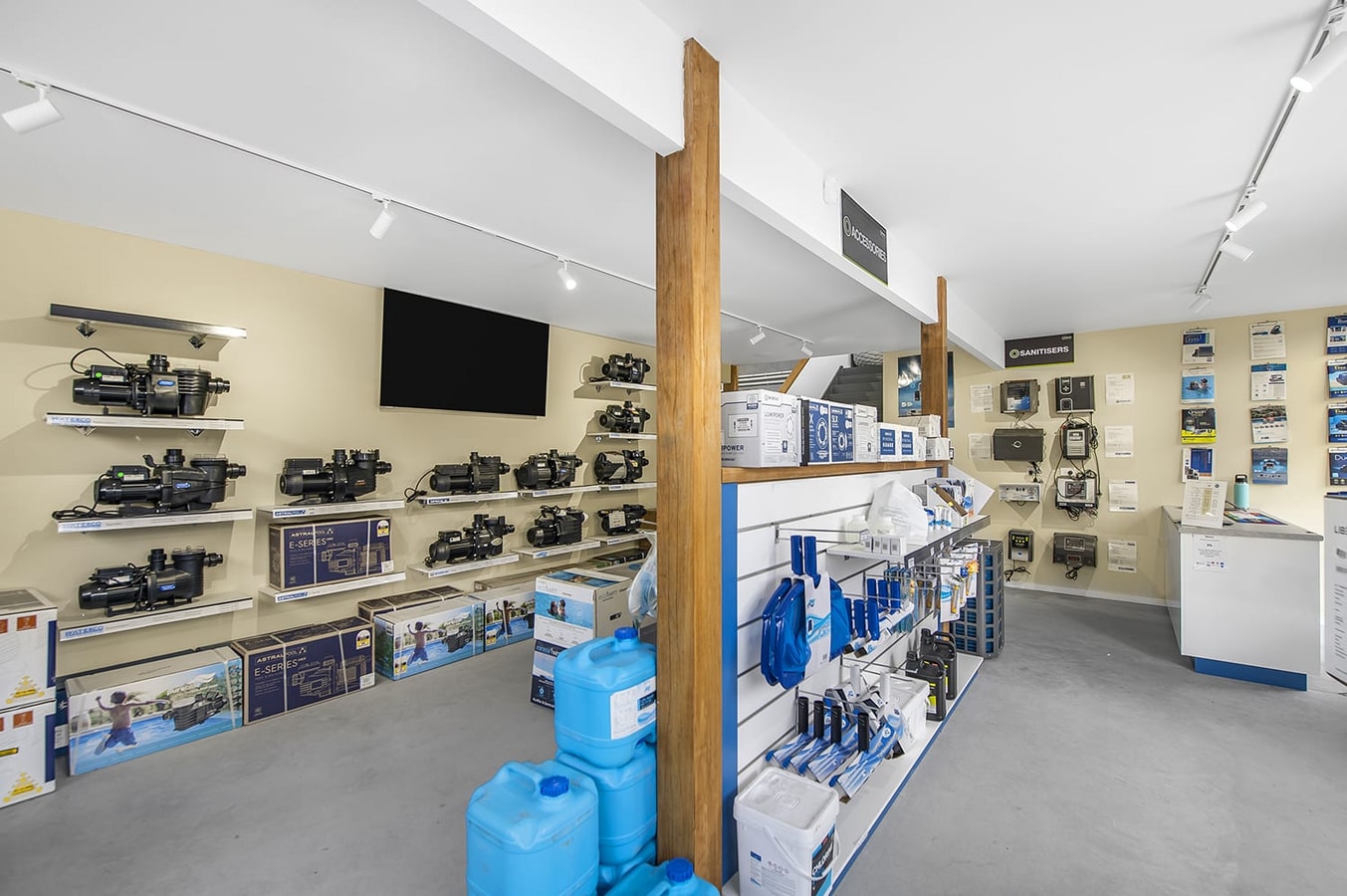2 Fleet Cl, Tuggerah, NSW 2259 - Unidad Unit 1 -  - Foto del interior - Image 2 of 7